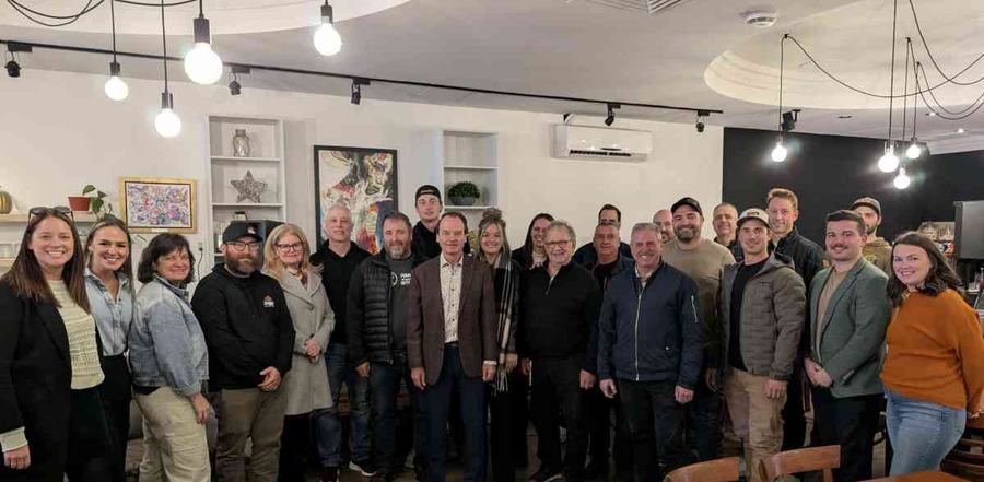 Serge Allard et les participants du point de presse le 30 octobre